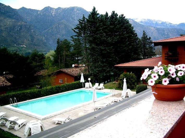 Casa vacanza per 8 persone, con panorama e vista lago nonché piscina e giardino - 1