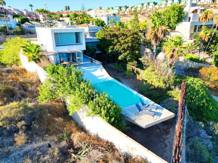 Chalet para 10 personas, con piscina además de jardín y vistas, Se admiten mascotas en Alicante