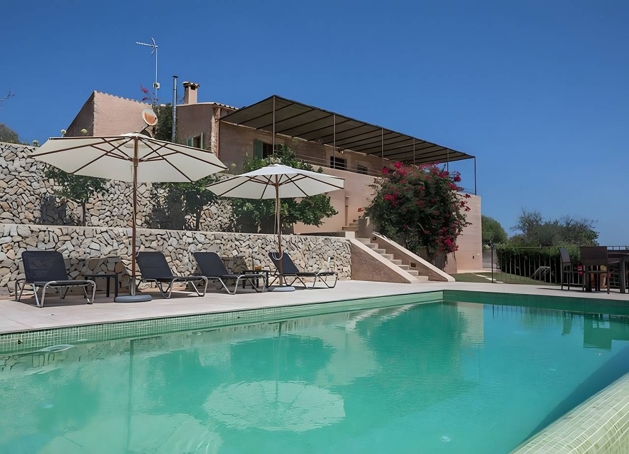 Casa de campo 'Calma' con vistas a la montaña, piscina privada y Wi-Fi in San Lorenzo de Cardessar, Mallorca Este