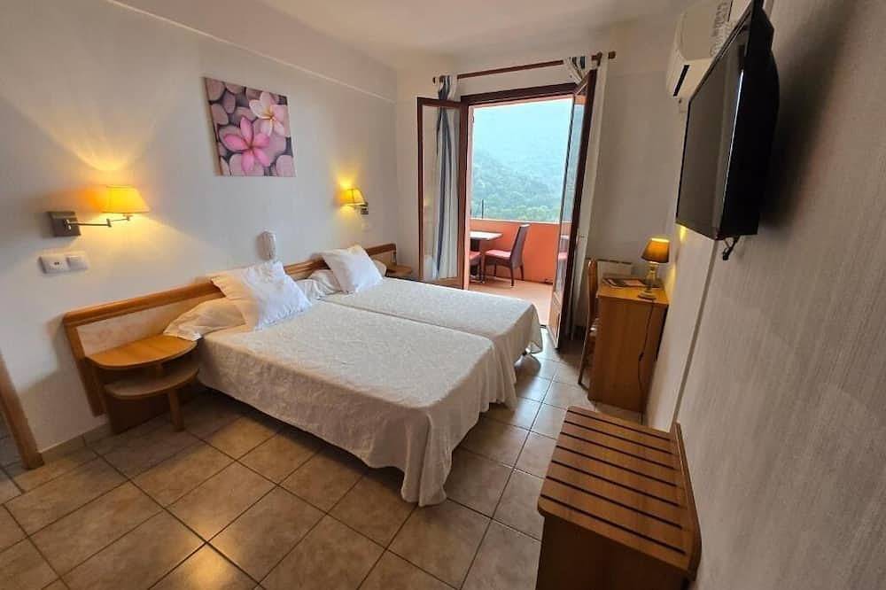 Entire apartment, Apartment Porto-Ota, an exceptional village between sea and mountains in Porto (Corsica), Ota