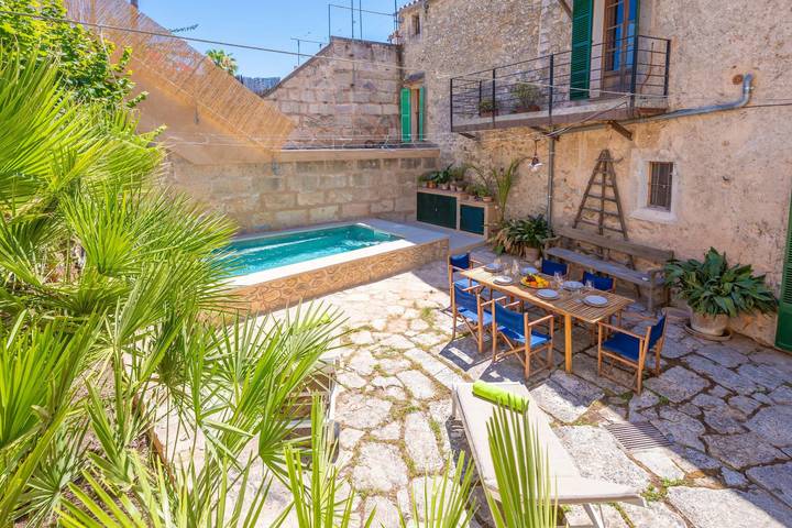Casa Mallorquina Con Encanto - Rústica casa de pueblo con piscina privada y Wifi gratis in Mancor del Valle, Interior de Mallorca