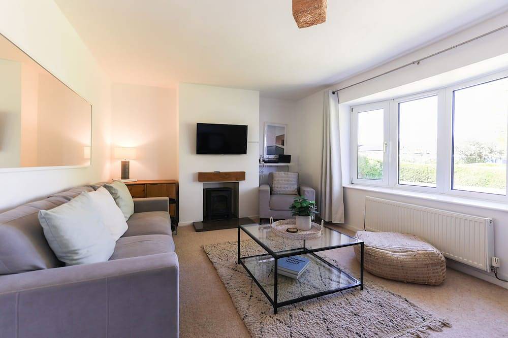 The Bungalow by Birch Stays in Red Wharf Bay, Isle of Anglesey