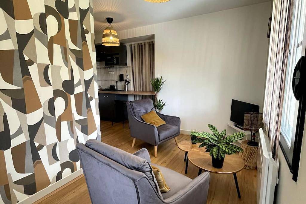 Appartement entier, Appartement T2, 27 m2, rénové in Carquefou, Région de Nantes