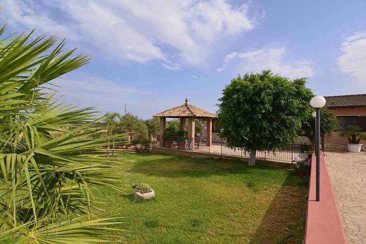 Villa Eureka in Solarino, Siracusa e dintorni