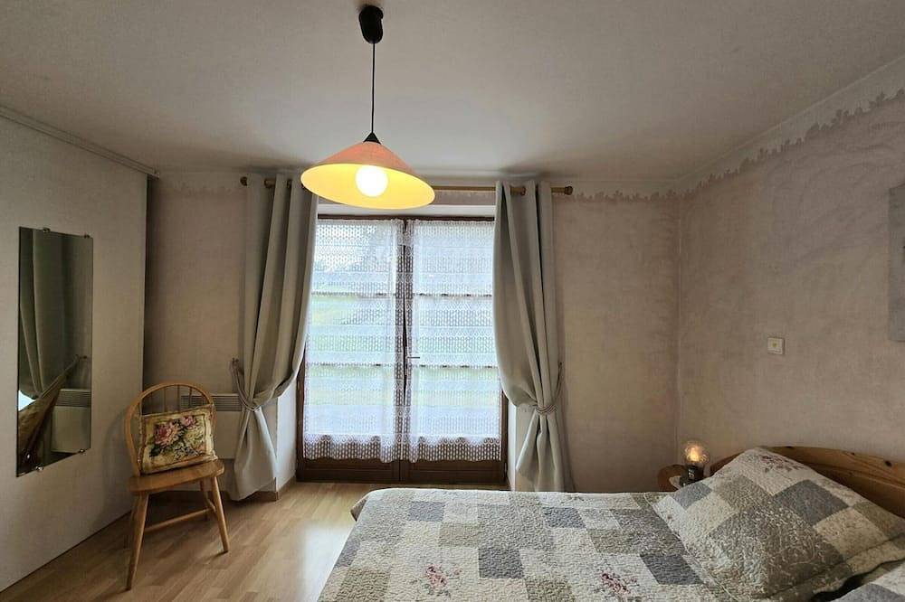 Charmante maison en pierre avec cheminée et animaux acceptés in Mazeyrolles, Périgord Noir