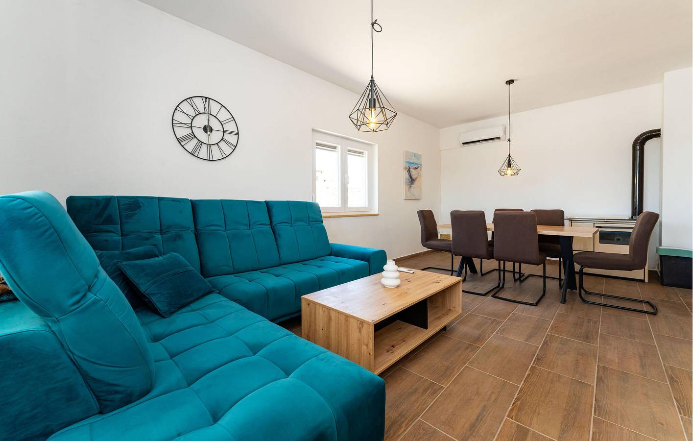 Geräumige 105 m² große Wohnung mit Pool, Terrasse und WLAN in Grad Benkovac, Zadar