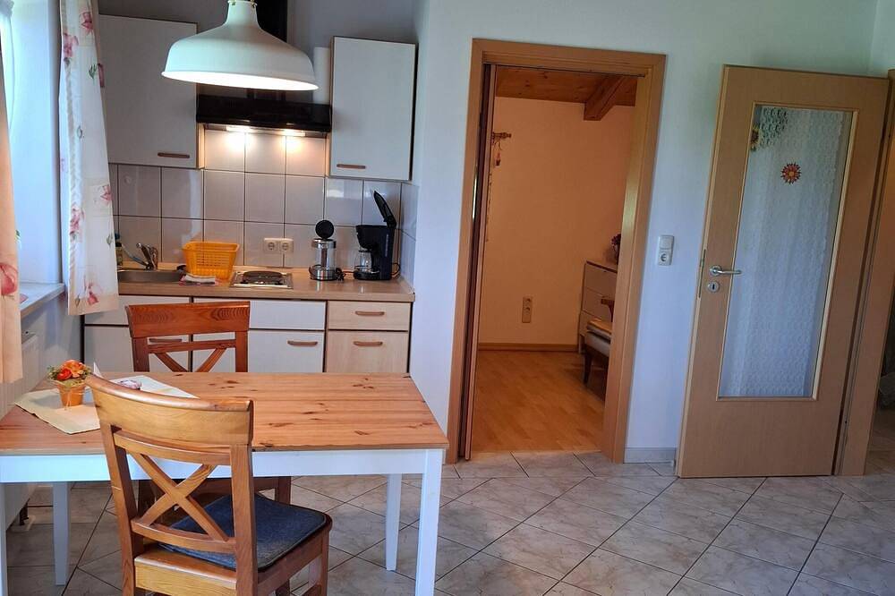 Ganze Wohnung, Fewo 35 qm, Balkon, Wohn/Schlafraum mit Doppelbett, W-Lan, Tv in Frasdorf, Chiemgauer Alpen