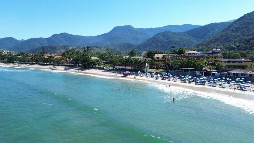 Pousadas para 3 pessoas, com piscina e jardim, adaptado a crianças em Maranduba