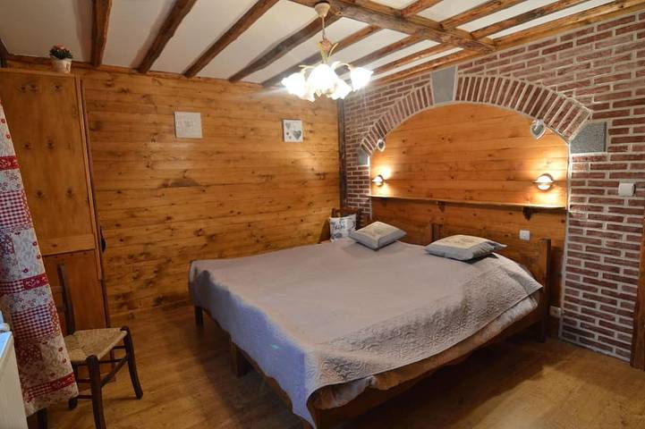 Modernes, geräumiges Ferienhaus in Mettet, Region Namur
