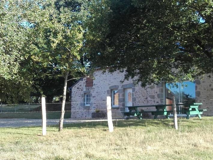 Location de vacances pour 7 personnes, avec terrasse et jardin à Saint-Léonard-des-Bois - 4