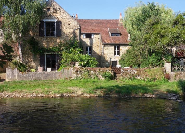 Location de vacances pour 7 personnes, avec terrasse et jardin, animaux acceptés dans Yonne - 2