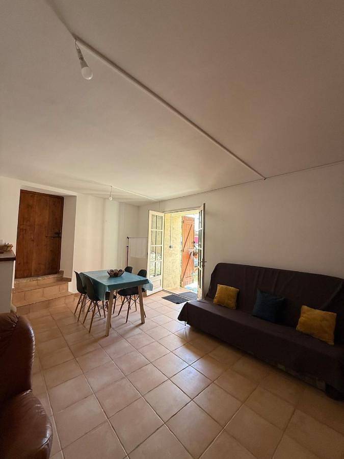 Apartamento para 6 personas, con terraza en Bages (Aude)