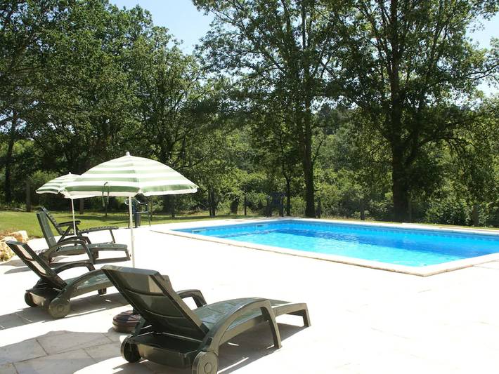 Location de vacances pour 10 personnes, avec piscine et jardin à Blanquefort-sur-Briolance - 4