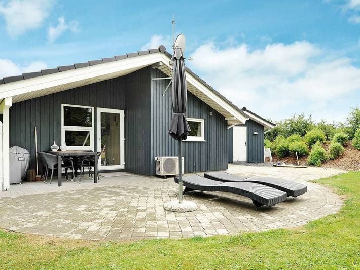 Ferienhaus für 6 Personen, mit Whirlpool und Terrasse sowie Sauna, kinderfreundlich in Jegum