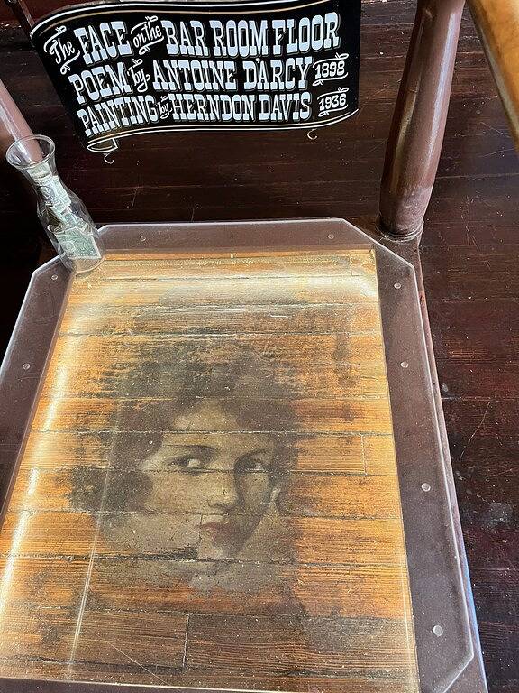 Ganze Wohnung, Private, Cozy, and Remote Mountain Apartment in Walk-out Garden Level w/Patio. in Arapaho and Roosevelt National Forests