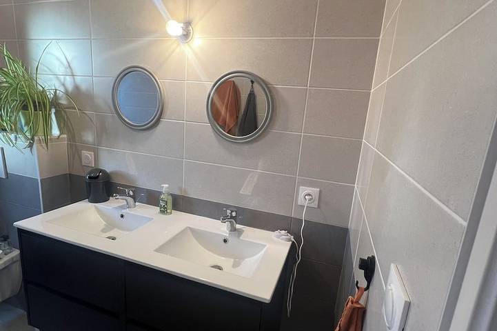 Location de vacances pour 8 personnes, avec terrasse ainsi que jacuzzi et jardin à La Bouillie - 4