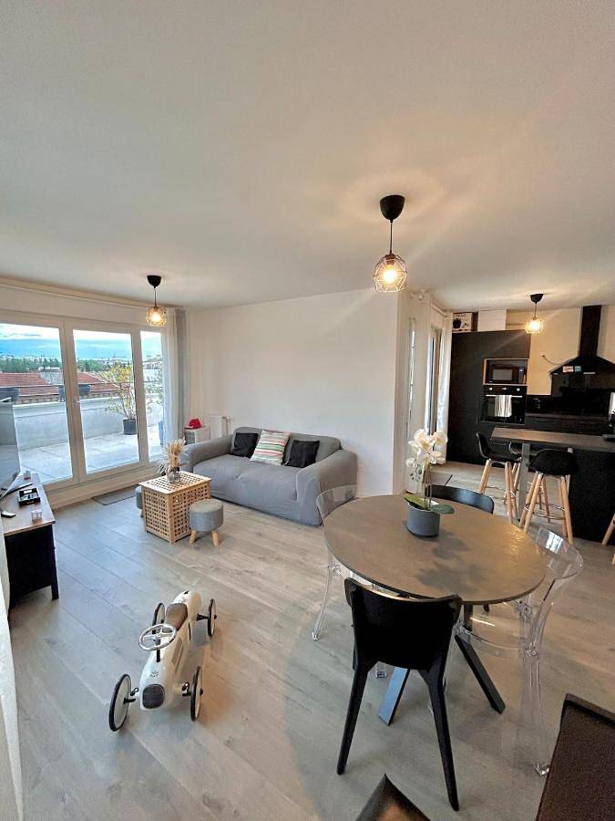 Appartement de vacances pour 4 personnes, avec vue et terrasse à Neuilly-sur-Marne
