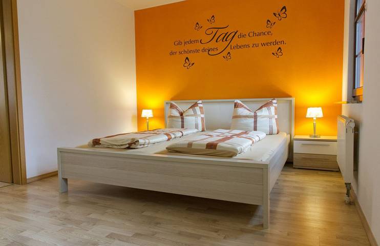 Ferienwohnung für 4 Personen, mit Garten und Ausblick in Bad Liebenstein - 2