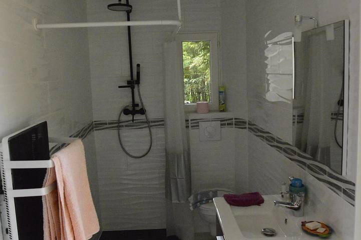 Gîte pour 2 personnes, avec jardin et terrasse à Ambarès-et-Lagrave - 3