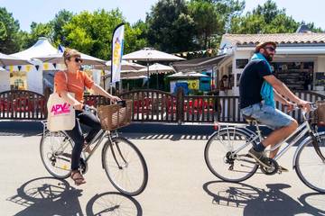 Camping für 4 Personen in Le Bois-Plage-en-Ré, Côte des Fleurs, Bild 3