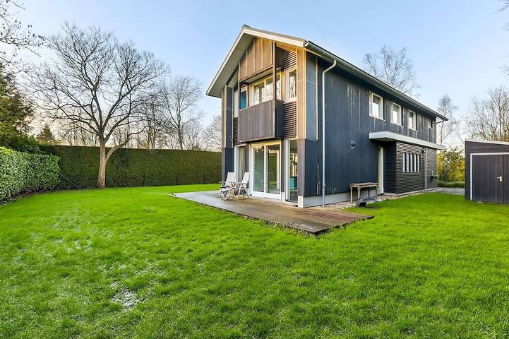 Ferienhaus für 8 Personen, mit Terrasse und Garten