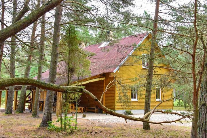 Camping für 4 Personen, mit Terrasse und Pool sowie Sauna und Ausblick in Lettland