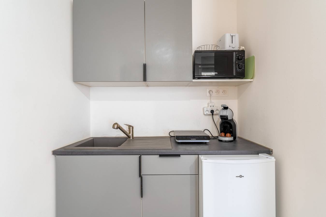 Estudio entero, Estudio 'Canto Cigalo Rdc 2' con Wi-Fi y Aire Acondicionado in Robion, Parque natural regional del Luberon