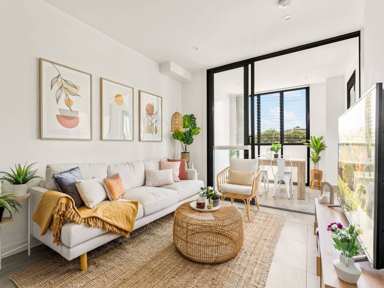 Entire apartment, Coastal 2-Bed Apartment near Beach in Sydney, New South Wales