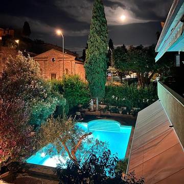 Chambre d’hôte pour 2 personnes, avec piscine ainsi que vue et jardin à Spello
