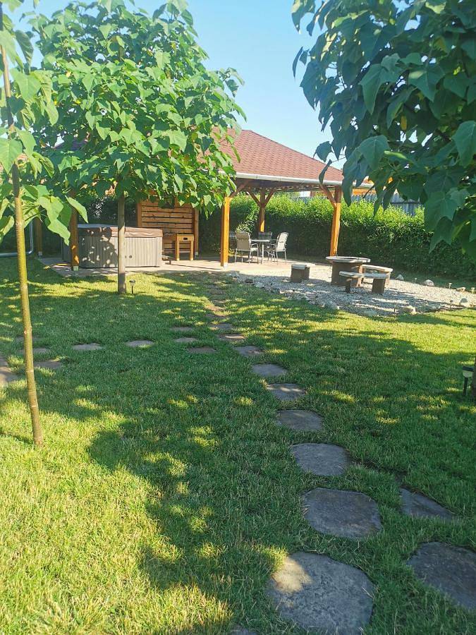 Ferienwohnung für 10 Personen, mit Garten und Whirlpool sowie Sauna - 1