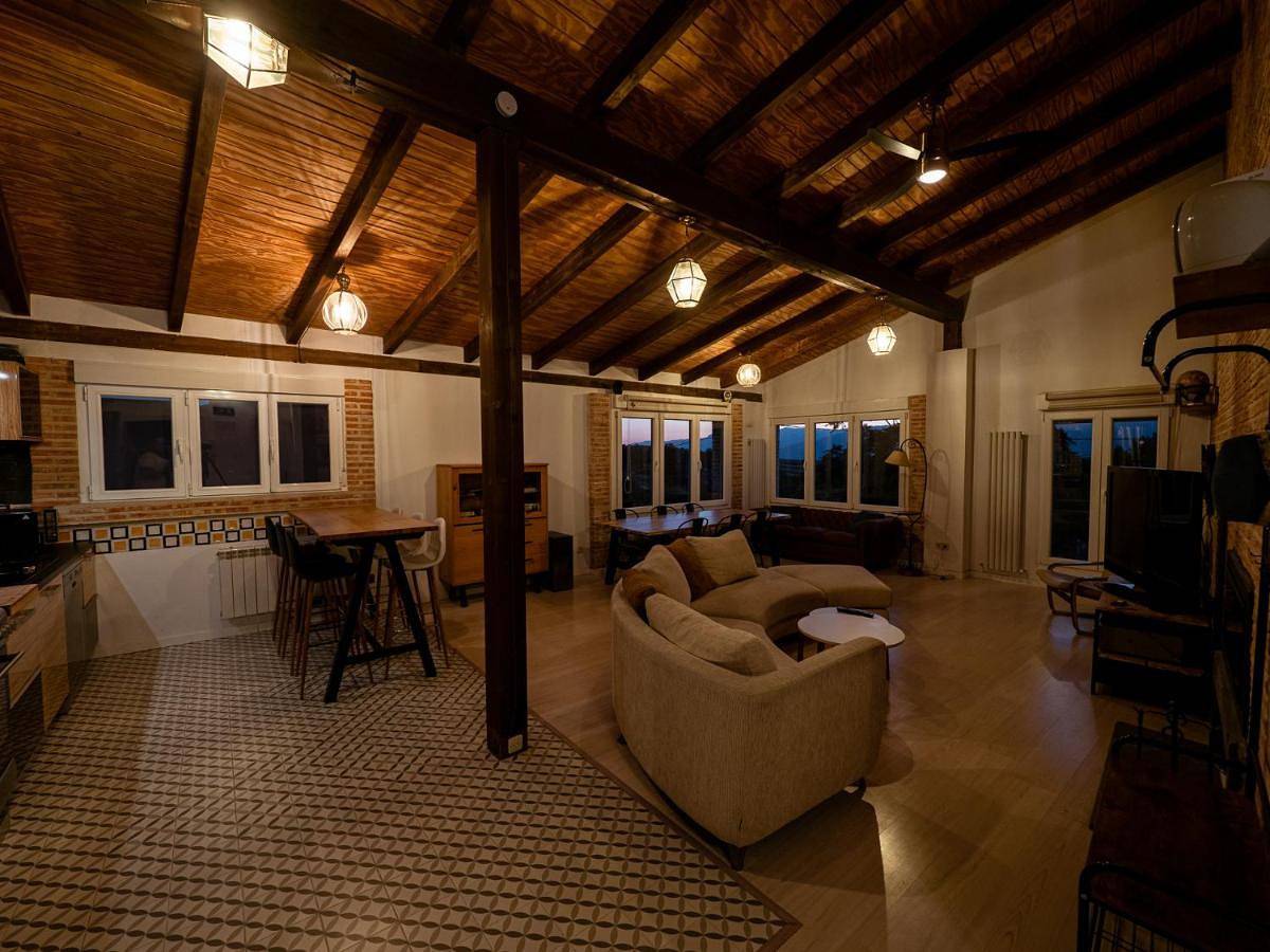 Villa in Navamorcuende, Provincia de Toledo