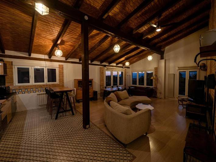 Chalet para 15 personas, con jacuzzi además de jardín y piscina en Castilla-La Mancha - 2