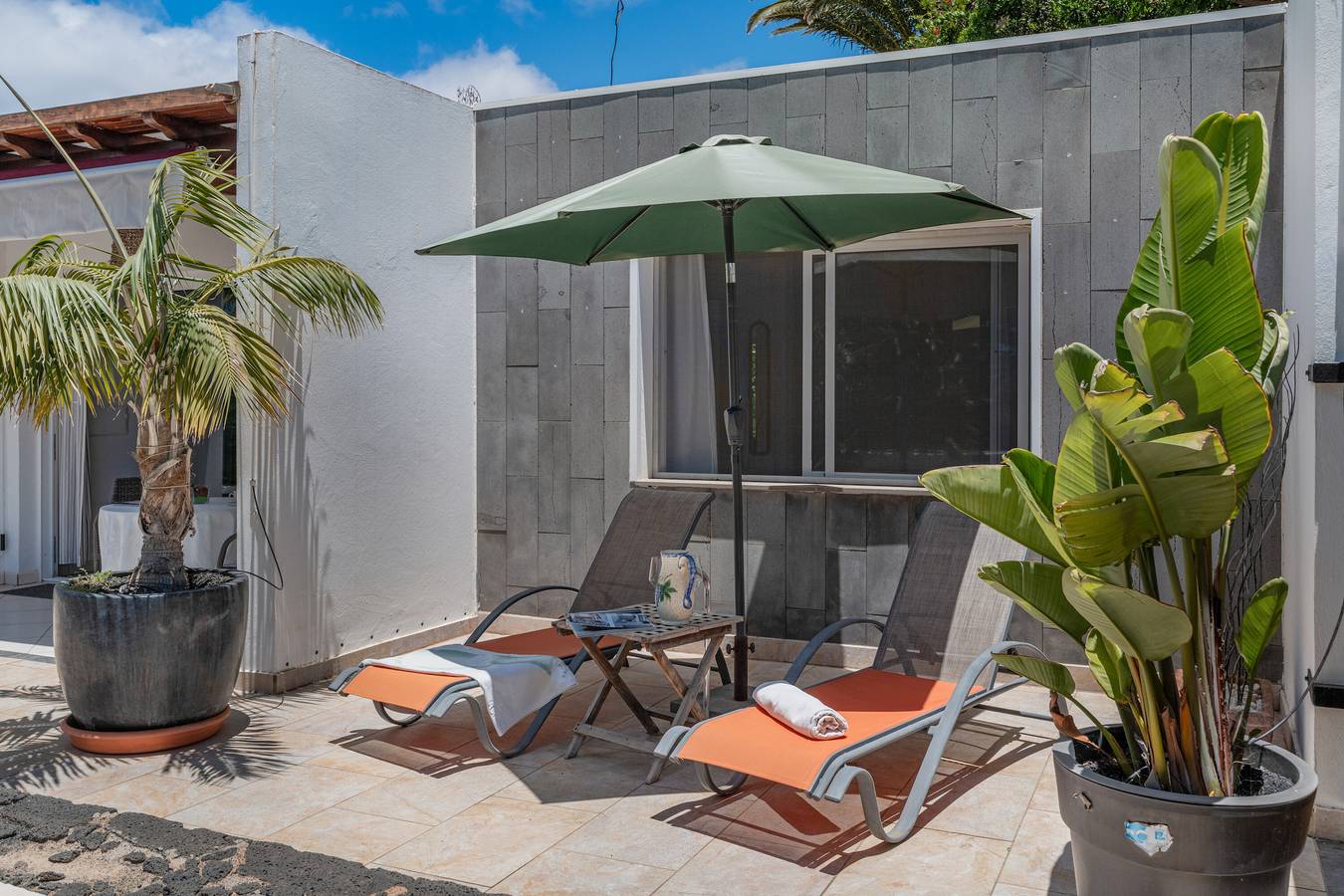Ganze Wohnung, Ferienwohnung 'Bianca Tajinaste' mit Meerblick, privater Terrasse und Wlan in Las Breñas, Yaiza