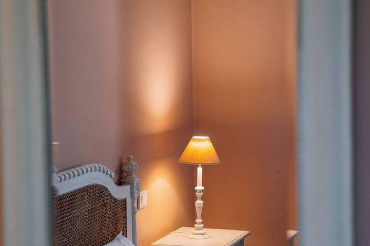 Jujube Vacation Rental – 9-person duplex with a fireplace, in the heart of the Provence vineyards in Ollières, Región Brignoles