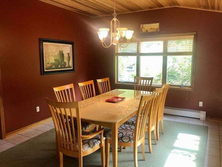 Vacation rental for 12 people, with yard in Torch Lake