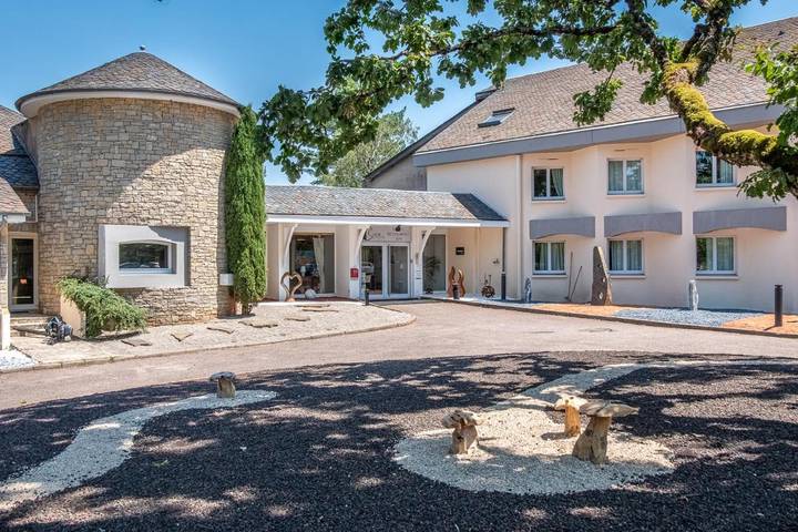 Hôtel pour 2 personnes, avec Jacuzzi et Terrasse ainsi que Jardin et Piscine