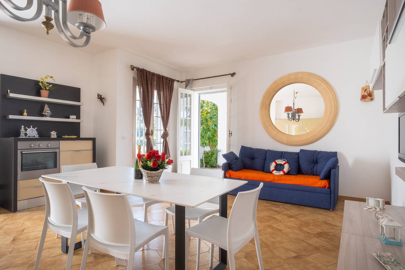 Casa Vacanze 'Villa Cala Azzurra Porto Cesareo' con Giardino Privato e Aria Condizionata in Scala di Furno, Porto Cesareo