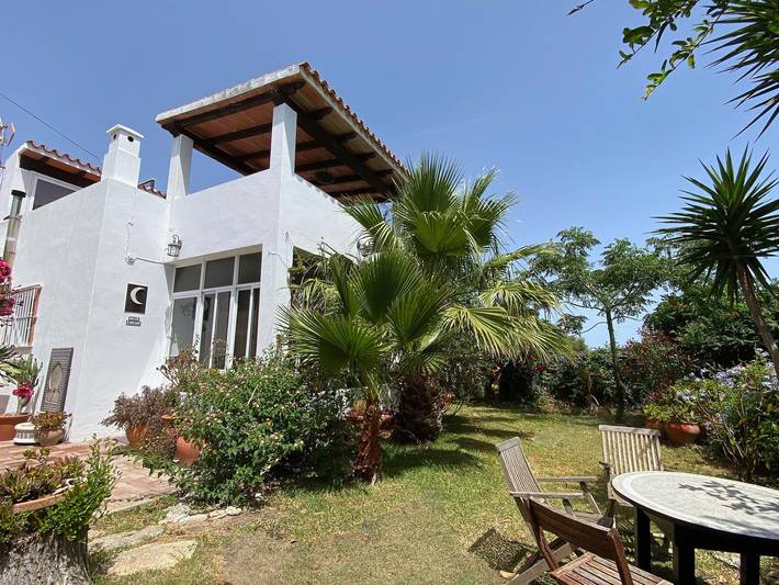 Ferienhaus für 6 Personen, mit Meerblick und Balkon sowie Terrasse und Garten