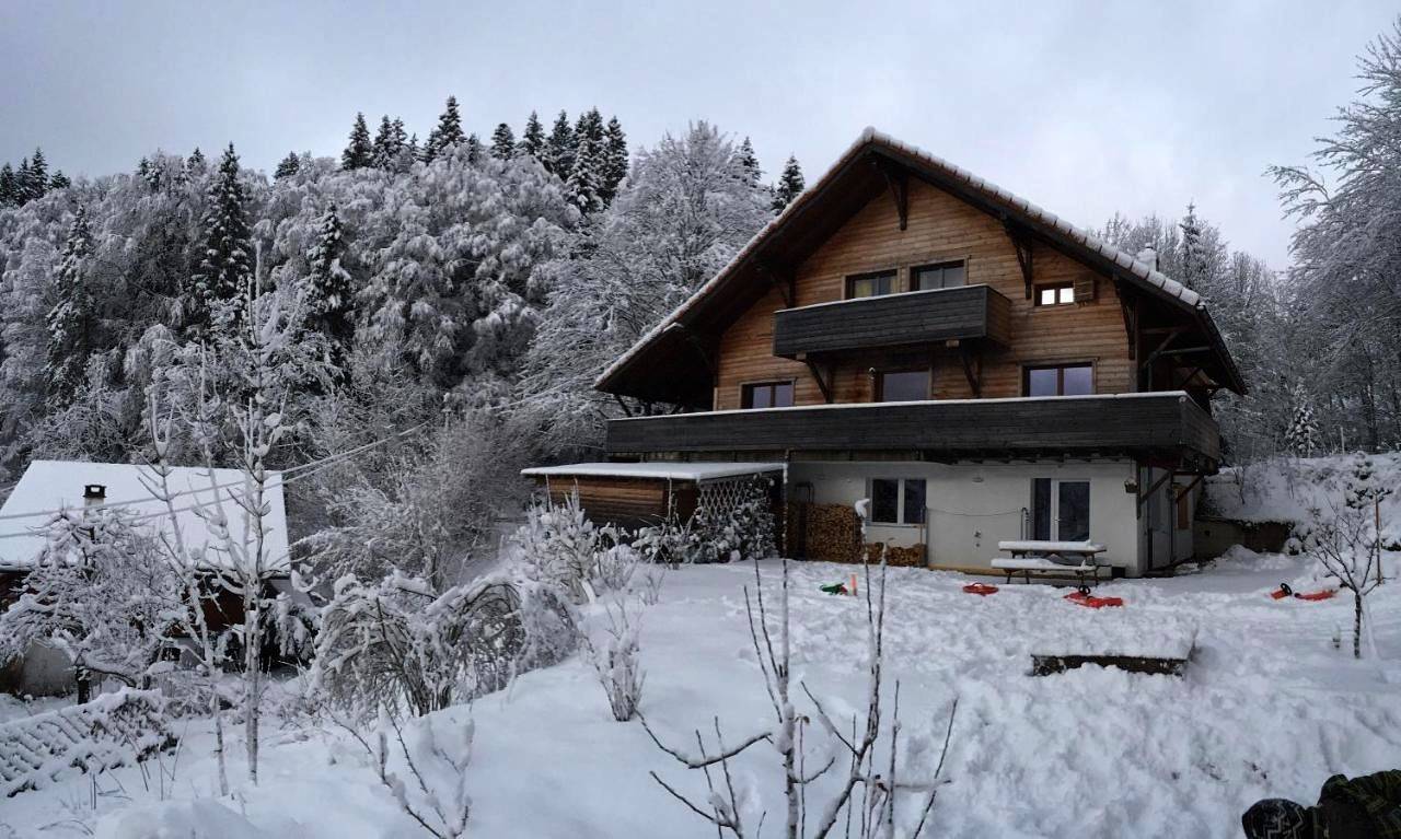 Appartement entier, Chalet Ott - apartment in the mountains with sauna in St-Cergue, Saint-Cergue