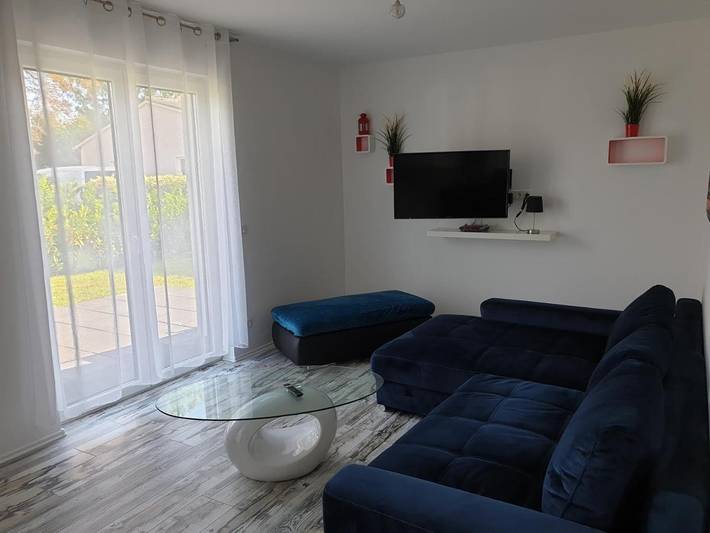 Ferienwohnung für 3 Personen, mit Terrasse und Garten in Neustrelitz