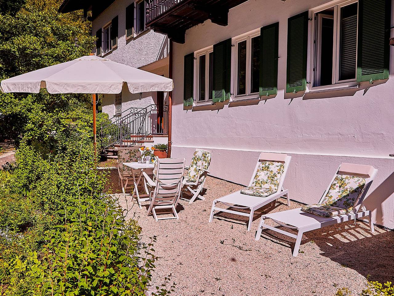 Villa Sawallisch - Apartment Mozart mit 2 Schlafzimmer max. Personen 4 in Grassau, Chiemsee