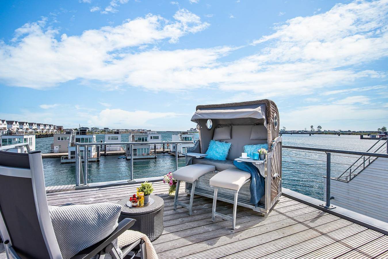 Bora - auf dem Wasser, Dachterrasse, Strandkorb, Panoramablick, finnische Sauna in Olpenitz, Kappeln