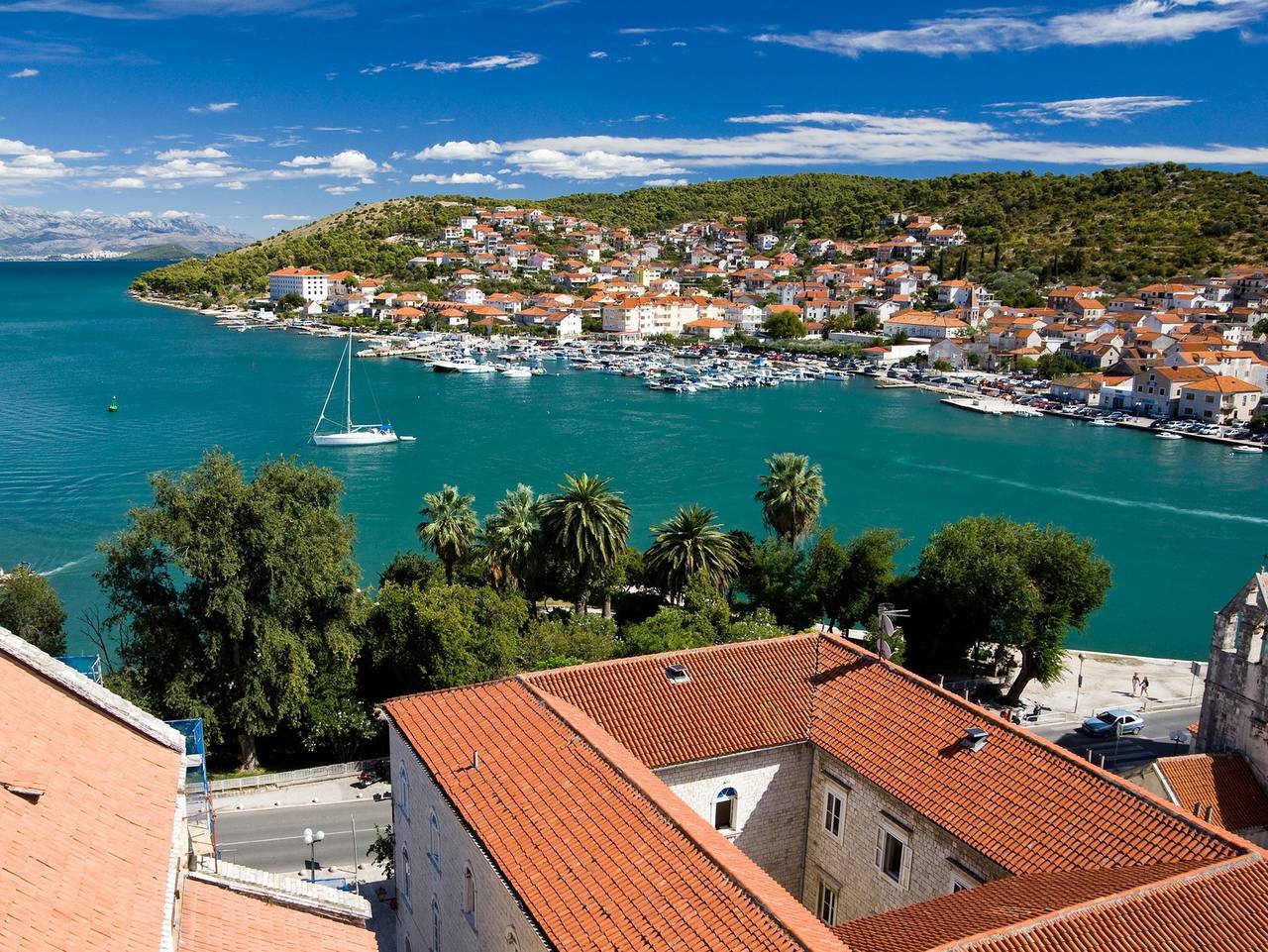 Ganze Wohnung, Ferienwohnung in Trogir mit Meerblick, Terrasse, Klimaanlage, W-Lan (3459-2) in Trogir, Ciovo