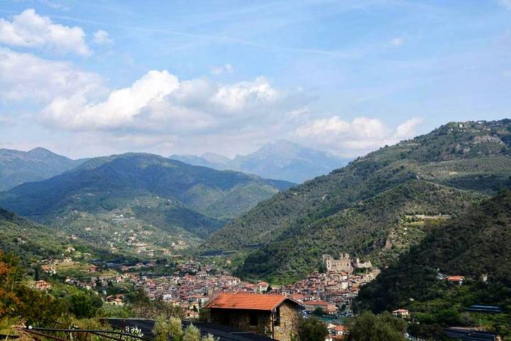 Location de vacances pour 8 personnes, avec jardin et piscine, animaux acceptés à Dolceacqua - 4