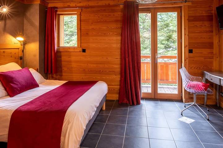 Mountain chalet with swimming pool and sauna - in the heart of the Hautes Alpes in La Salle-les-Alpes, Serre Chevalier