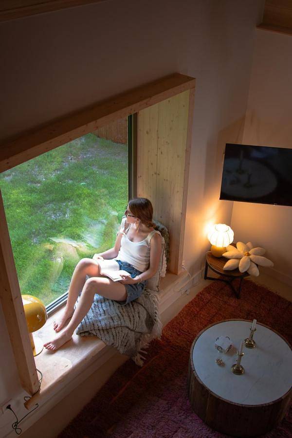 Chalet pour 10 personnes, avec sauna et terrasse ainsi que piscine et jacuzzi, adapté aux familles