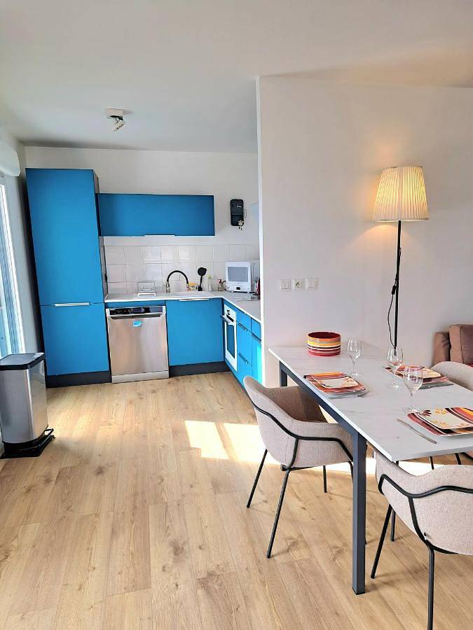 Appartement entier, Côté Parc, appart design avec terrasse in Sainte-Foy-lès-Lyon, Lyon et ses environs