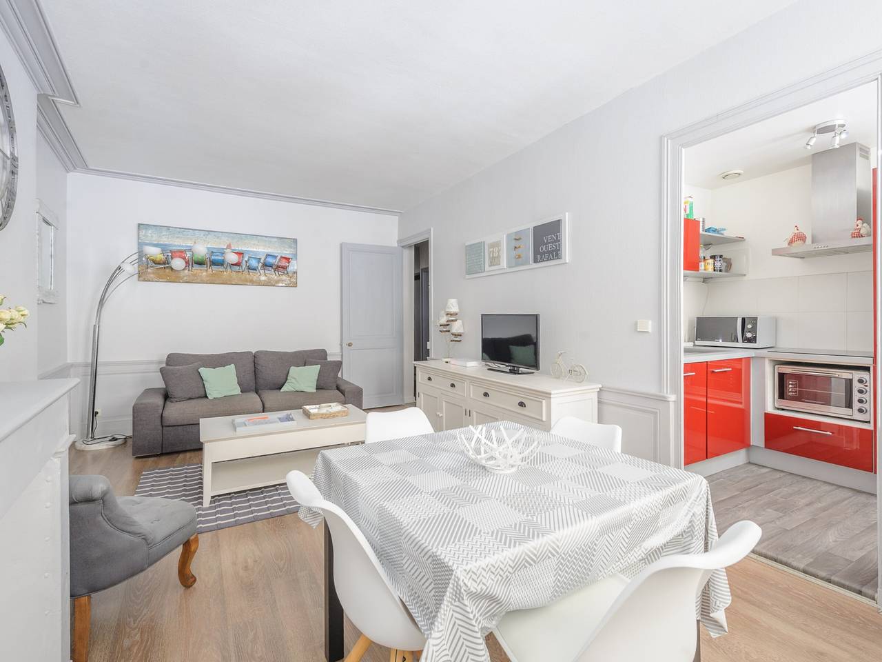 Appartement entier, Appartement T2 lumineux à deux pas du Vieux Port, La Rochelle – tout confort, Wi-Fi, proche commerces in La Rochelle, Région de La Rochelle