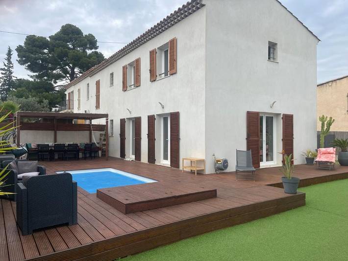 Chalet para 8 personas, con terraza y piscina - 1