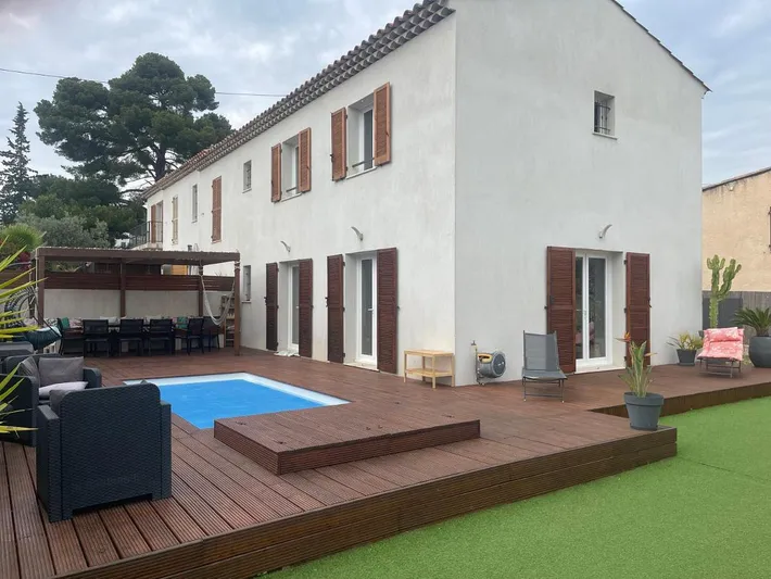 Chalet para 8 personas, con piscina y terraza - 1